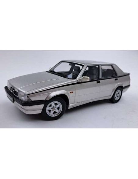 TRIPLE 9 T9-1800472 ALFA ROMEO 75 SILVER METALLIC 1:18 Modellino