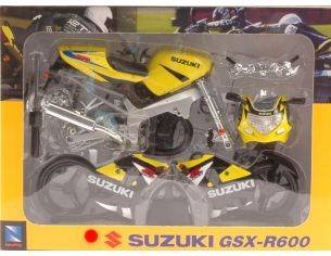 New Ray NY53735 SUZUKI GSX R 600 KIT 1:12 Modellino