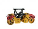 MotorArt MTR13387 DYNAPAC ASPHALT ROLLER W/ROPS CC424HF 1:50 Modellino